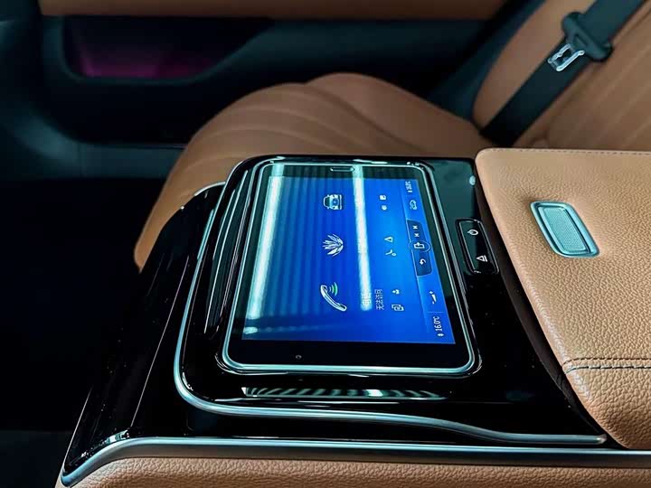 Фото 17 - Mercedes-Benz S-Class