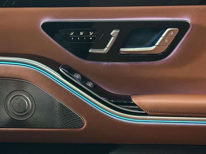 Фото 6 - Mercedes-Benz S-Class