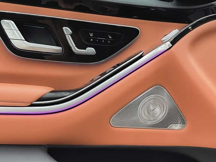 Фото 9 - Mercedes-Benz S-Class