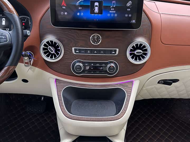 Фото 13 - Mercedes-Benz Vito