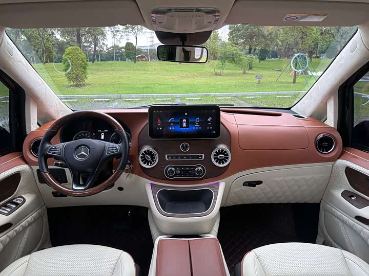 Фото 17 - Mercedes-Benz Vito