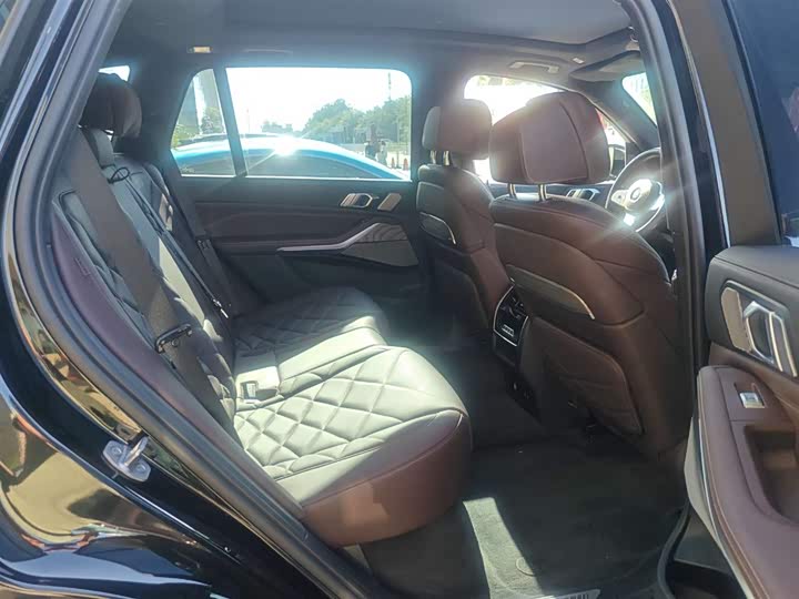 Фото 16 - BMW X5