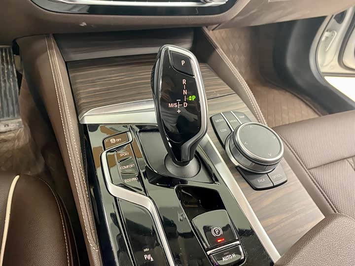 Фото 6 - BMW 5 Series