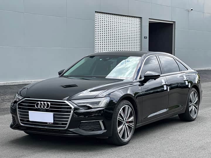 Фото 1 - Audi A6L