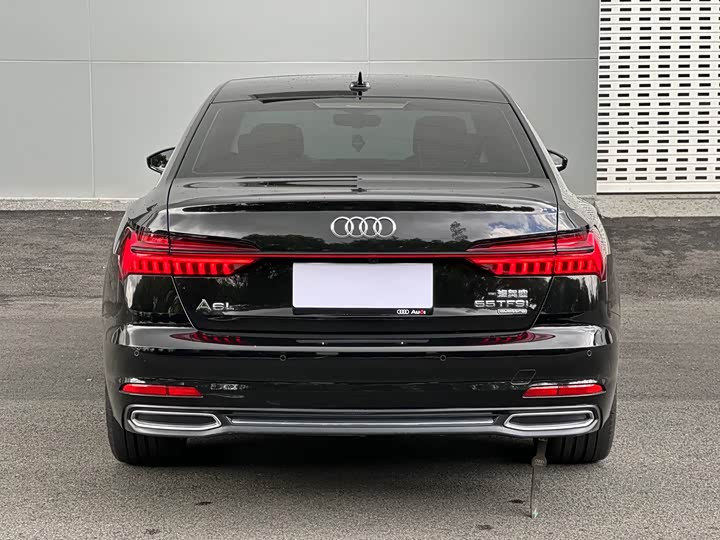 Фото 10 - Audi A6L