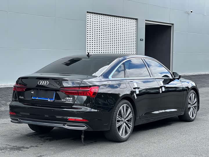 Фото 11 - Audi A6L