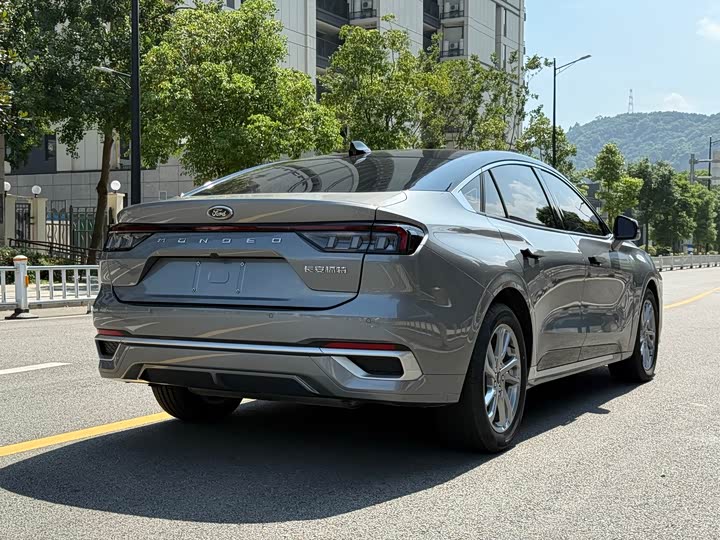 Фото 14 - Ford Mondeo