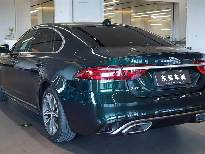 Фото 4 - Jaguar XF L