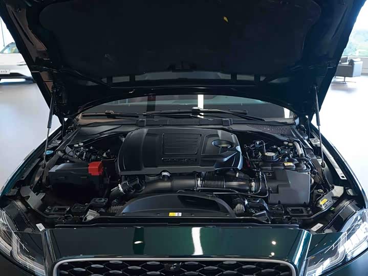 Фото 7 - Jaguar XF L