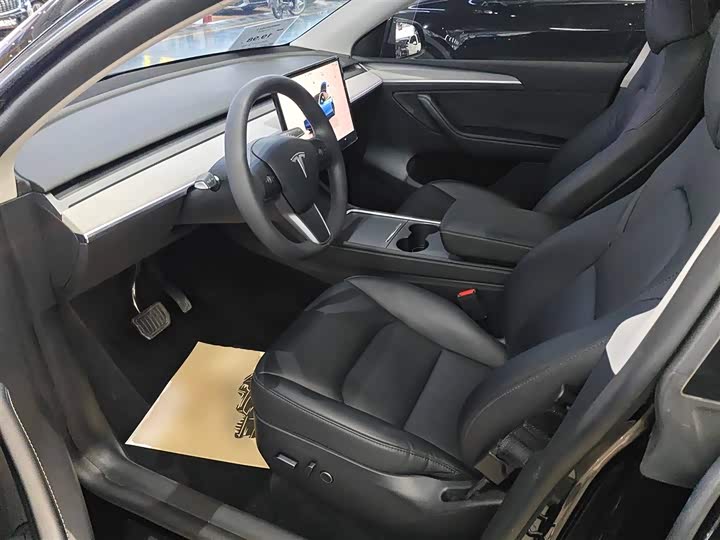 Фото 15 - Tesla Model Y