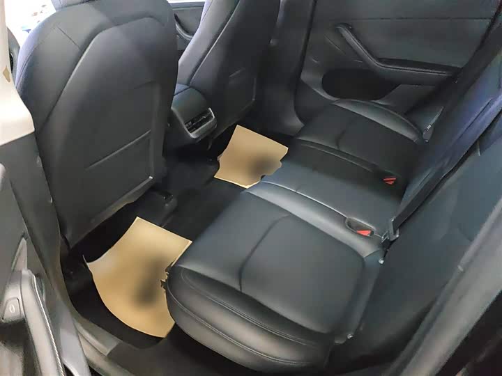 Фото 17 - Tesla Model Y