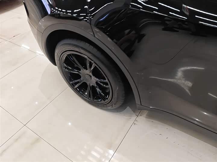 Фото 30 - Tesla Model Y