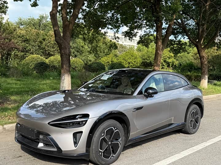 Фото 1 - Xiaomi YU7