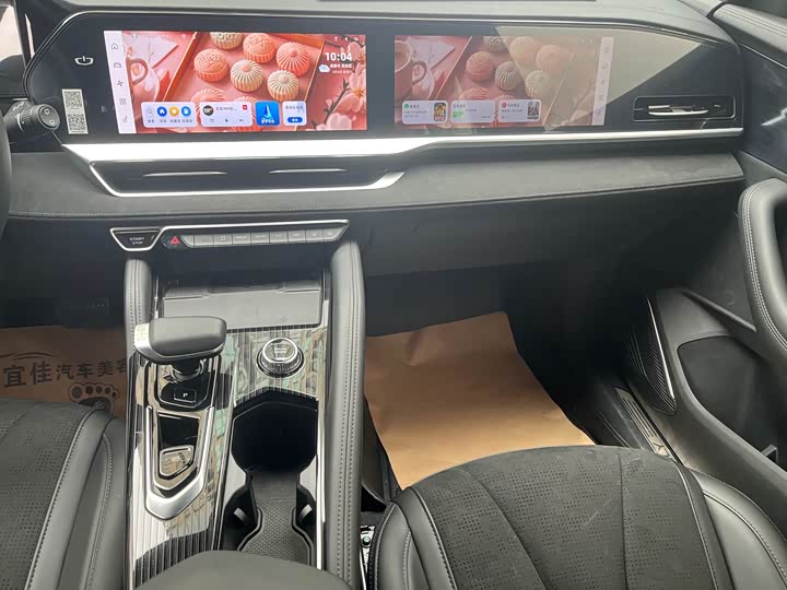 Фото 10 - Geely Monjaro