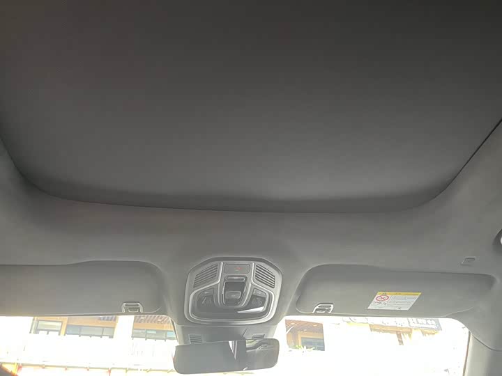 Фото 13 - Geely Monjaro