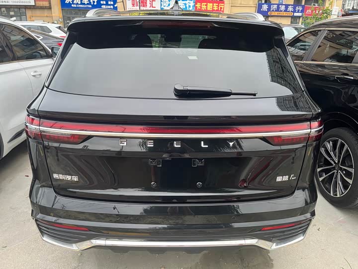 Фото 14 - Geely Monjaro