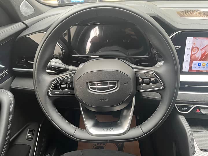 Фото 9 - Geely Monjaro