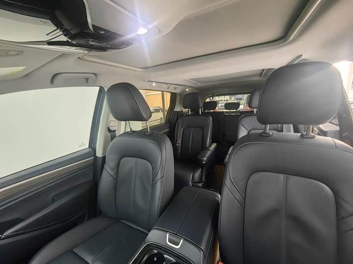 Фото 10 - GAC Trumpchi M8