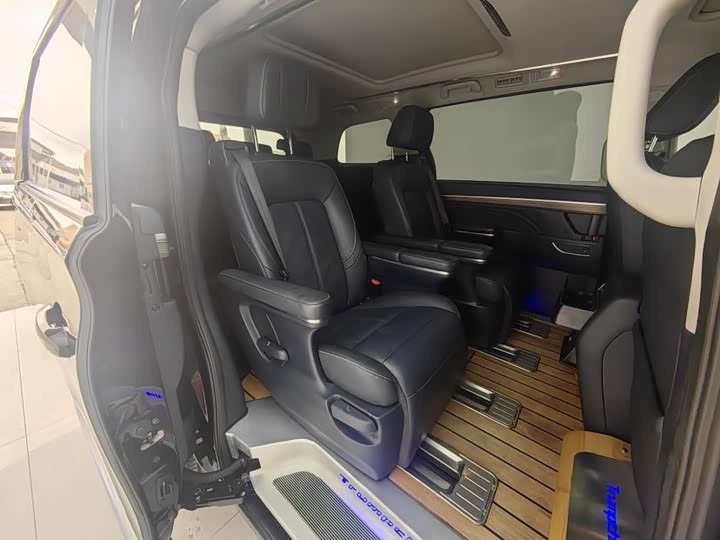 Фото 11 - GAC Trumpchi M8