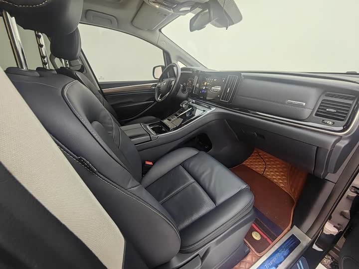 Фото 15 - GAC Trumpchi M8