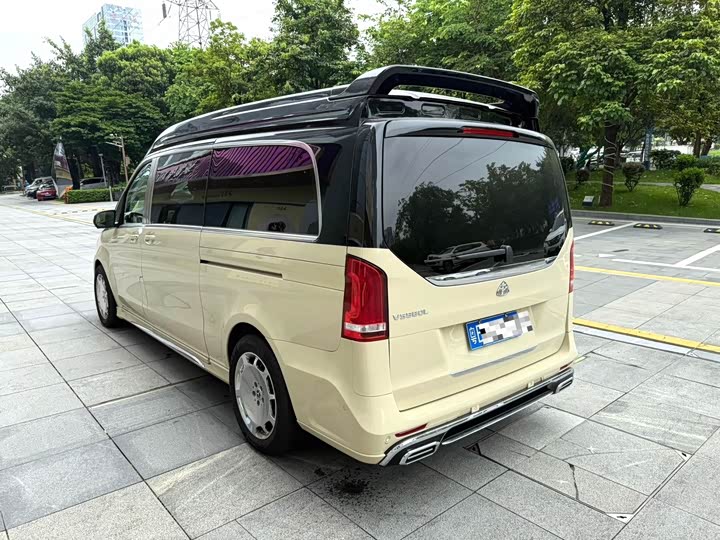 Фото 10 - Mercedes-Benz V-Class