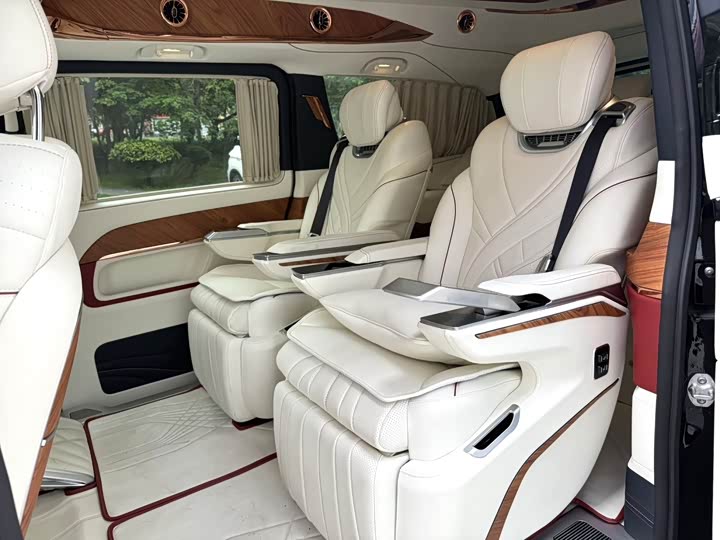 Фото 4 - Mercedes-Benz V-Class