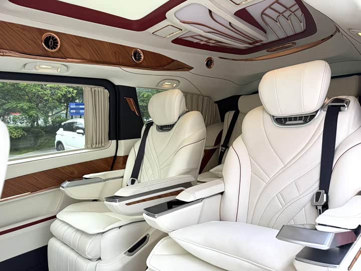 Фото 5 - Mercedes-Benz V-Class