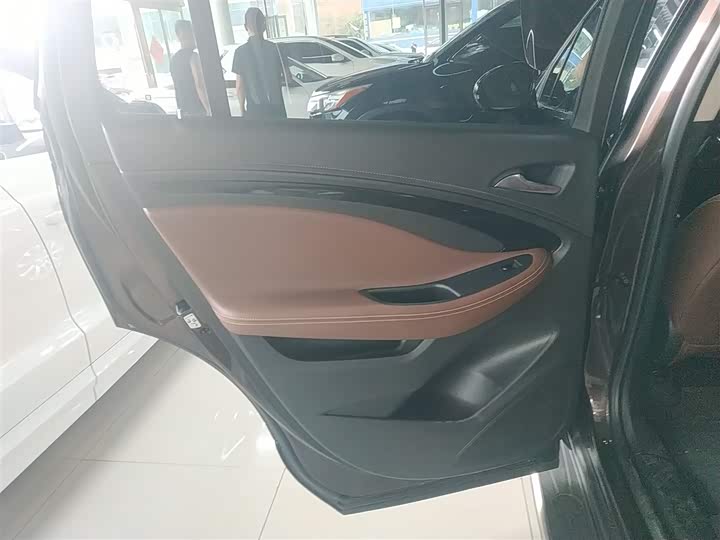 Фото 29 - Buick Envision Plus