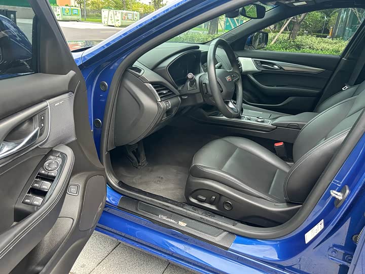 Фото 10 - Cadillac CT5