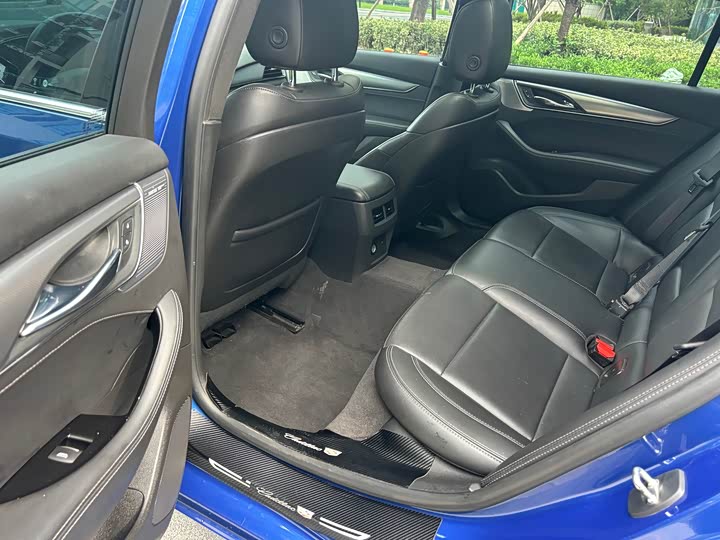 Фото 13 - Cadillac CT5