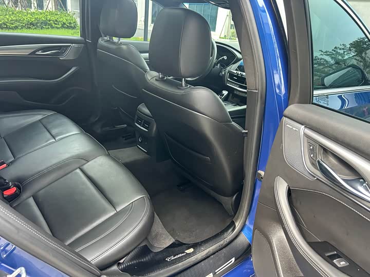 Фото 17 - Cadillac CT5