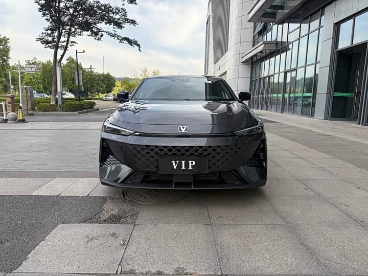 Фото 2 - Changan UNI-V