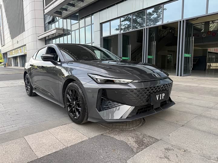 Фото 3 - Changan UNI-V