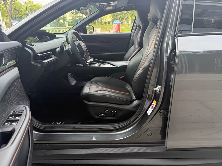 Фото 4 - Changan UNI-V