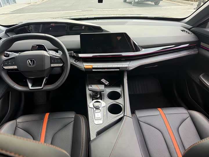 Фото 6 - Changan UNI-V