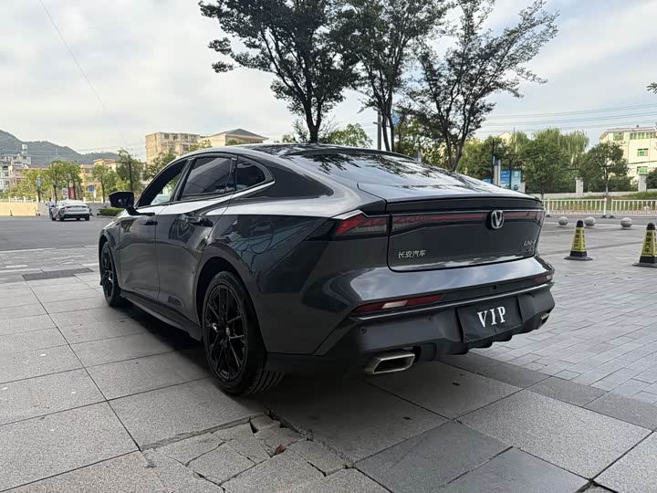 Фото 9 - Changan UNI-V