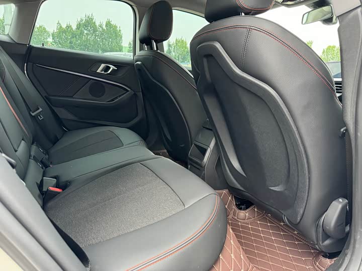 Фото 20 - BMW 2 Series