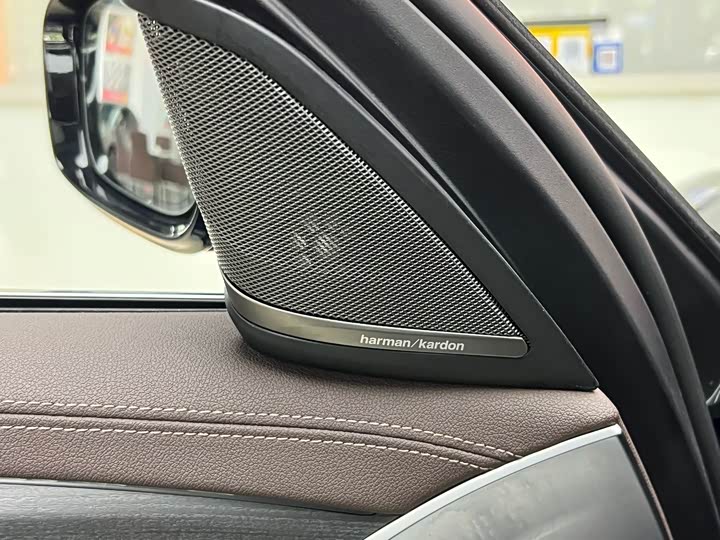 Фото 17 - BMW 5 Series