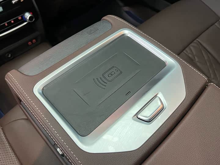 Фото 20 - BMW 5 Series