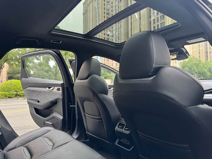 Фото 9 - Geely Preface