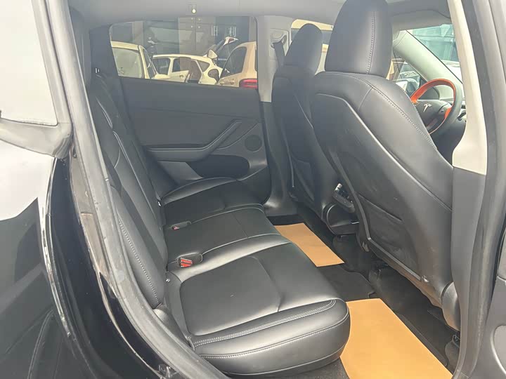 Фото 10 - Tesla Model Y