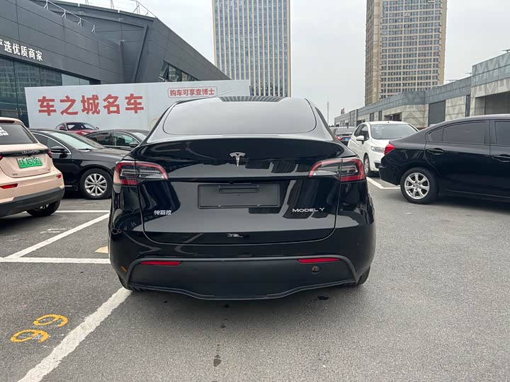 Фото 12 - Tesla Model Y