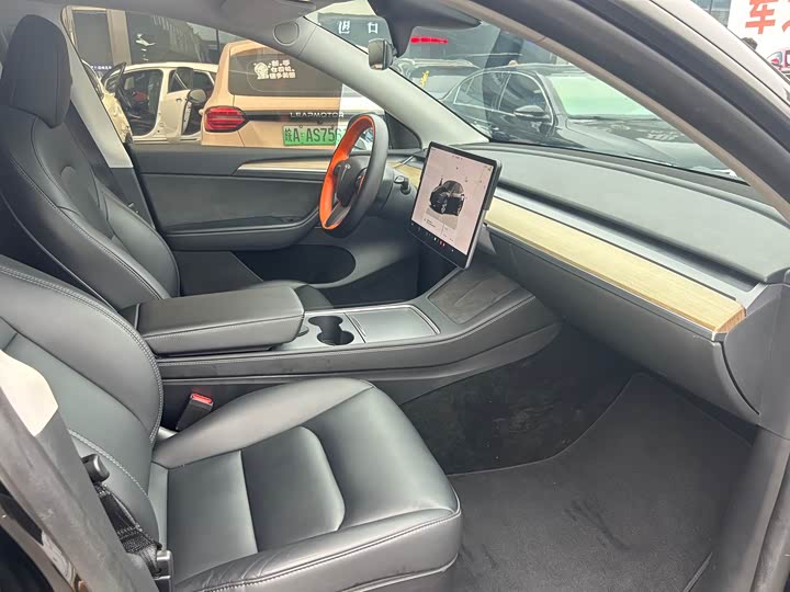 Фото 9 - Tesla Model Y