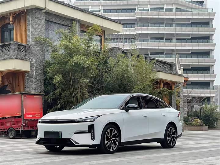 Фото 2 - Geely Galaxy L6