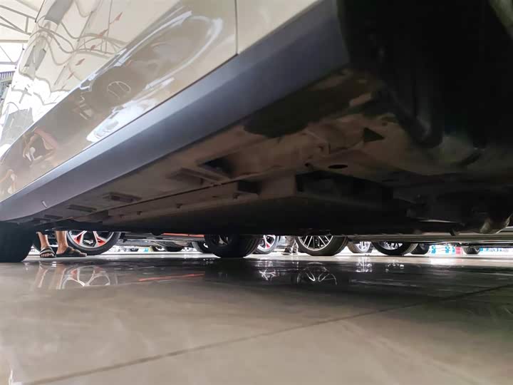 Фото 21 - Geely Galaxy L6