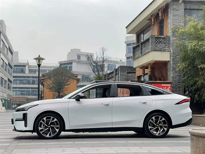 Фото 5 - Geely Galaxy L6