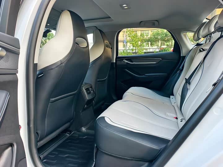 Фото 9 - BYD Destroyer 05