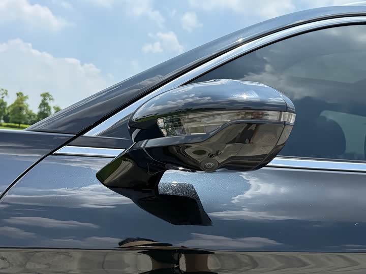 Фото 20 - Hongqi HS5