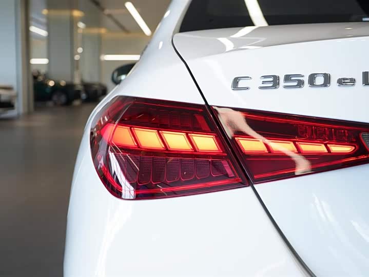 Фото 8 - Mercedes-Benz C-Class Hybrid