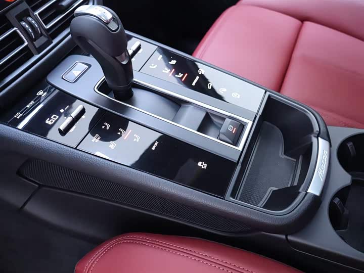 Фото 13 - Porsche Macan